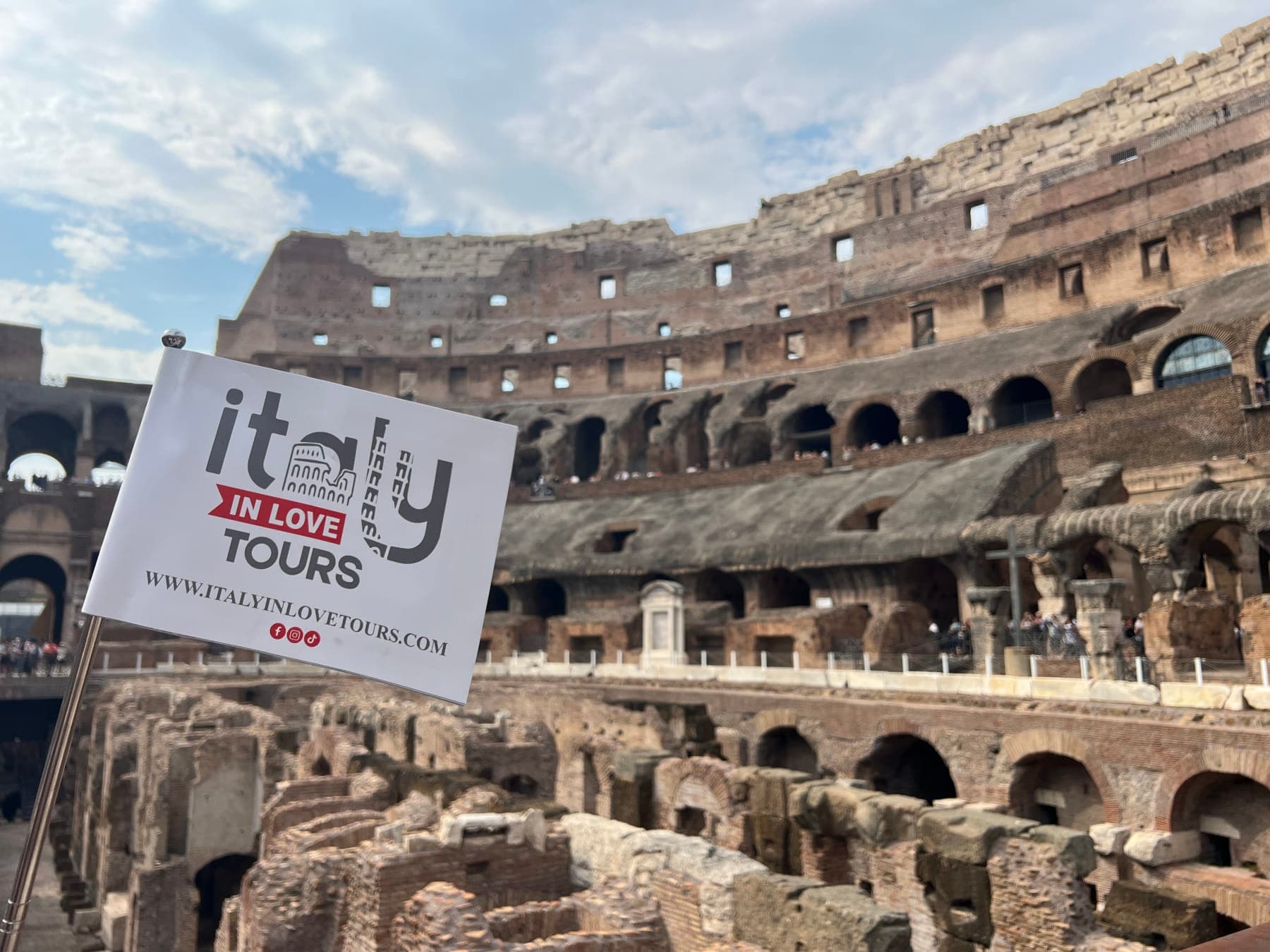 Colosseum Arena Guided Tour with Self-Guided Ancient Rome Visit in Rome